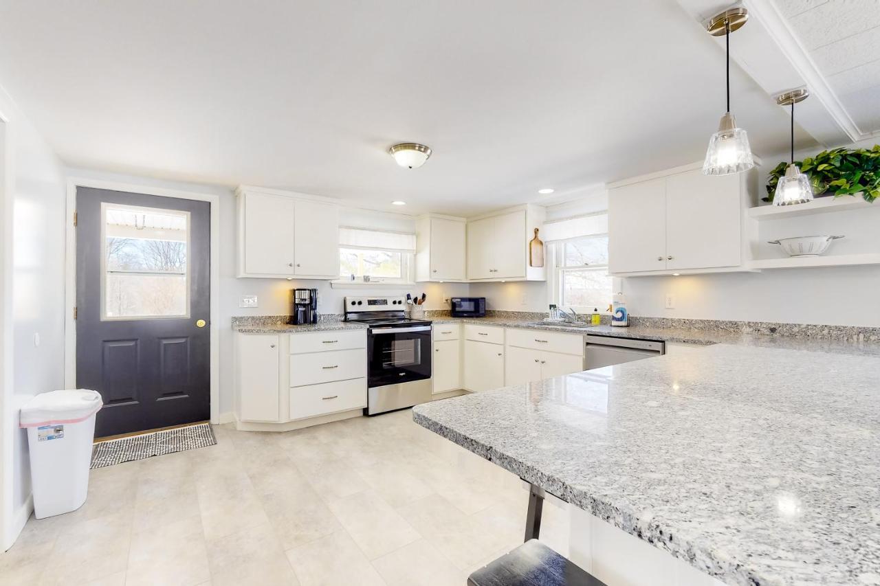 Villa Finger Lakes Stunner Dundee Exterior foto